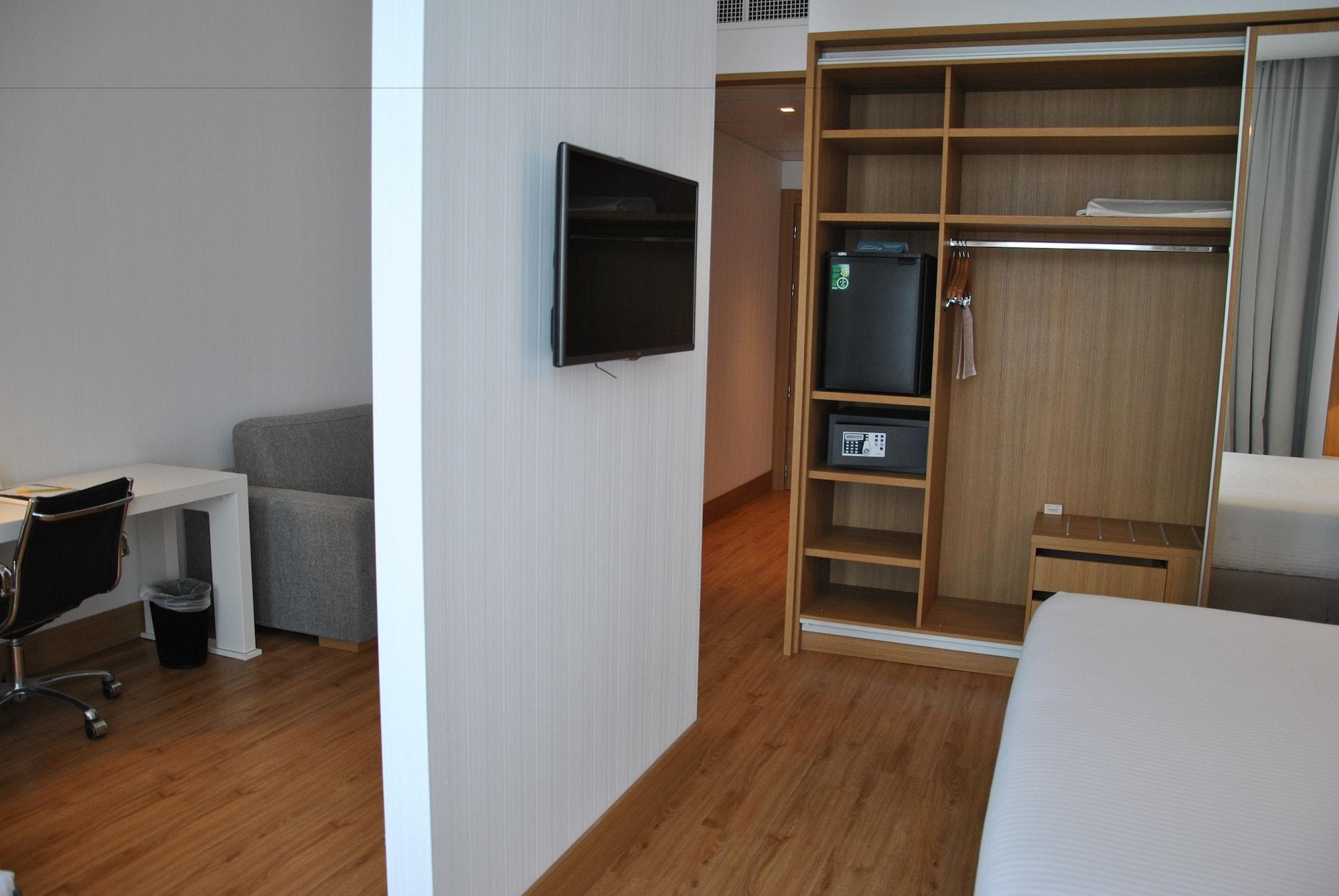 Hilton Garden Inn Milan North Esterno foto