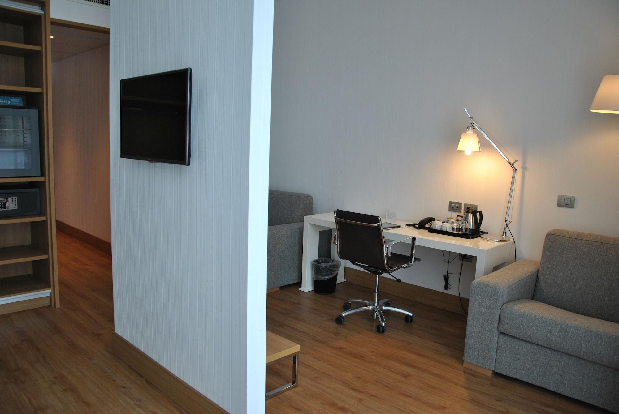 Hilton Garden Inn Milan North Esterno foto