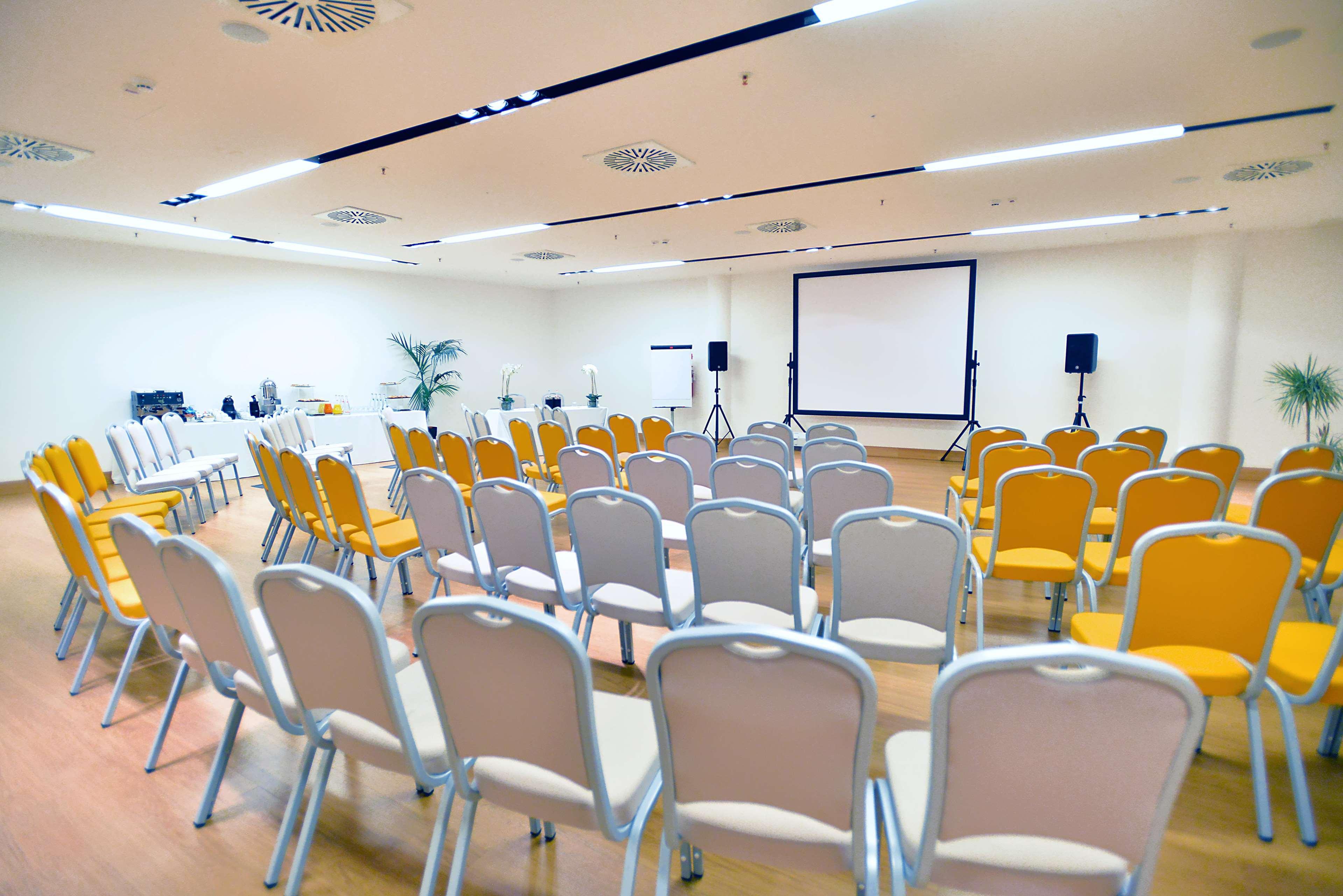 Hilton Garden Inn Milan North Esterno foto