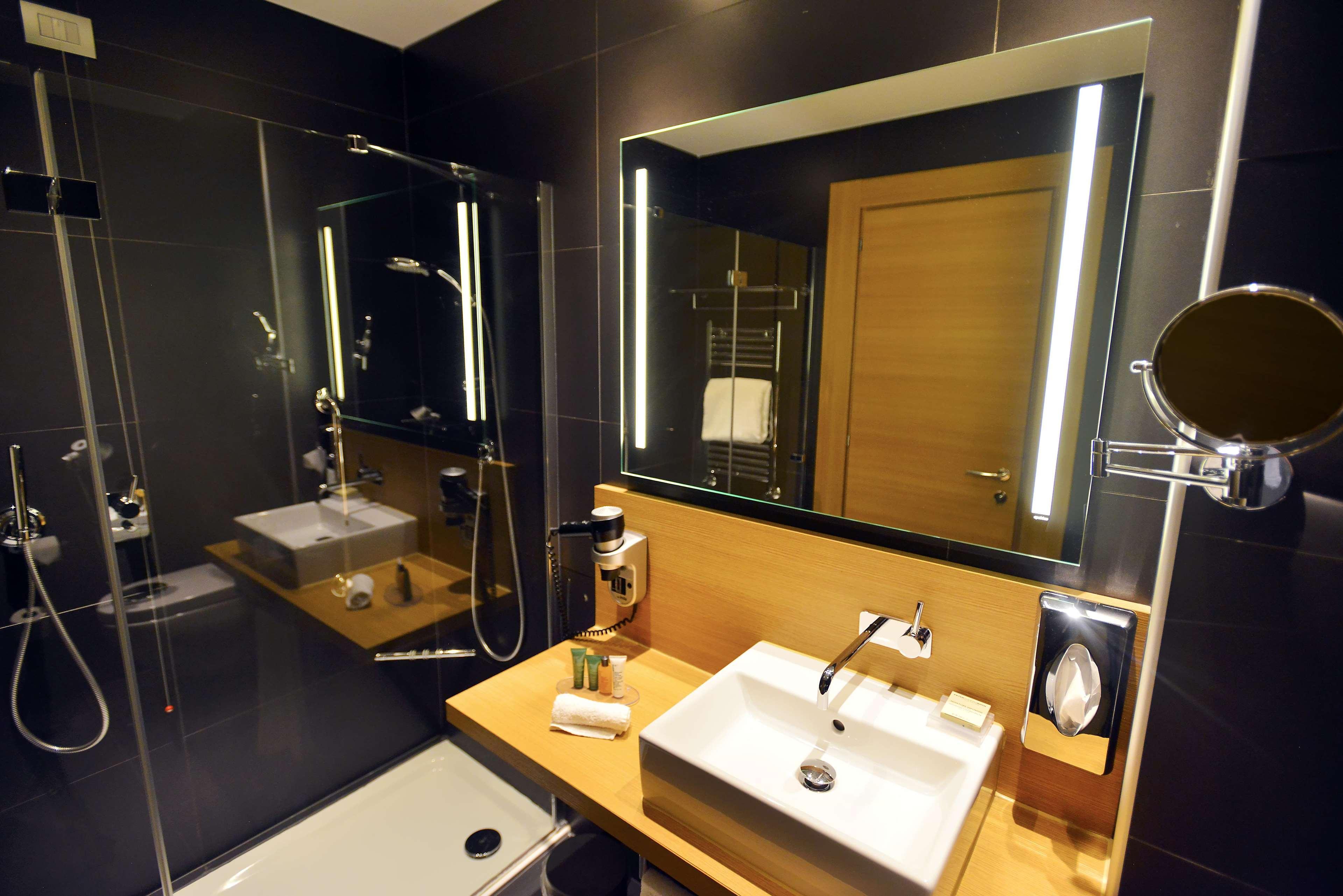 Hilton Garden Inn Milan North Esterno foto