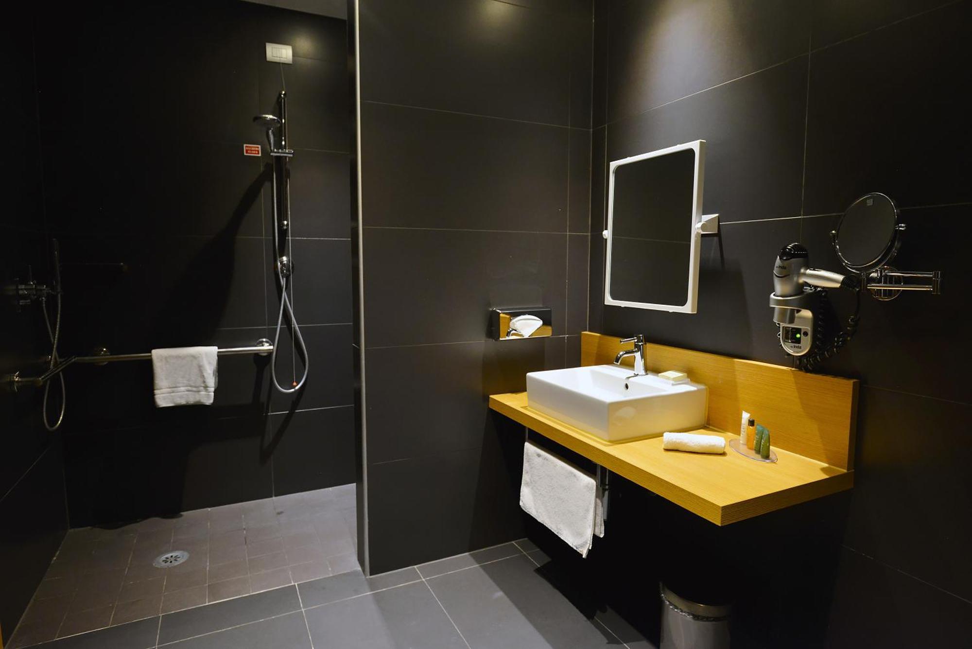 Hilton Garden Inn Milan North Esterno foto