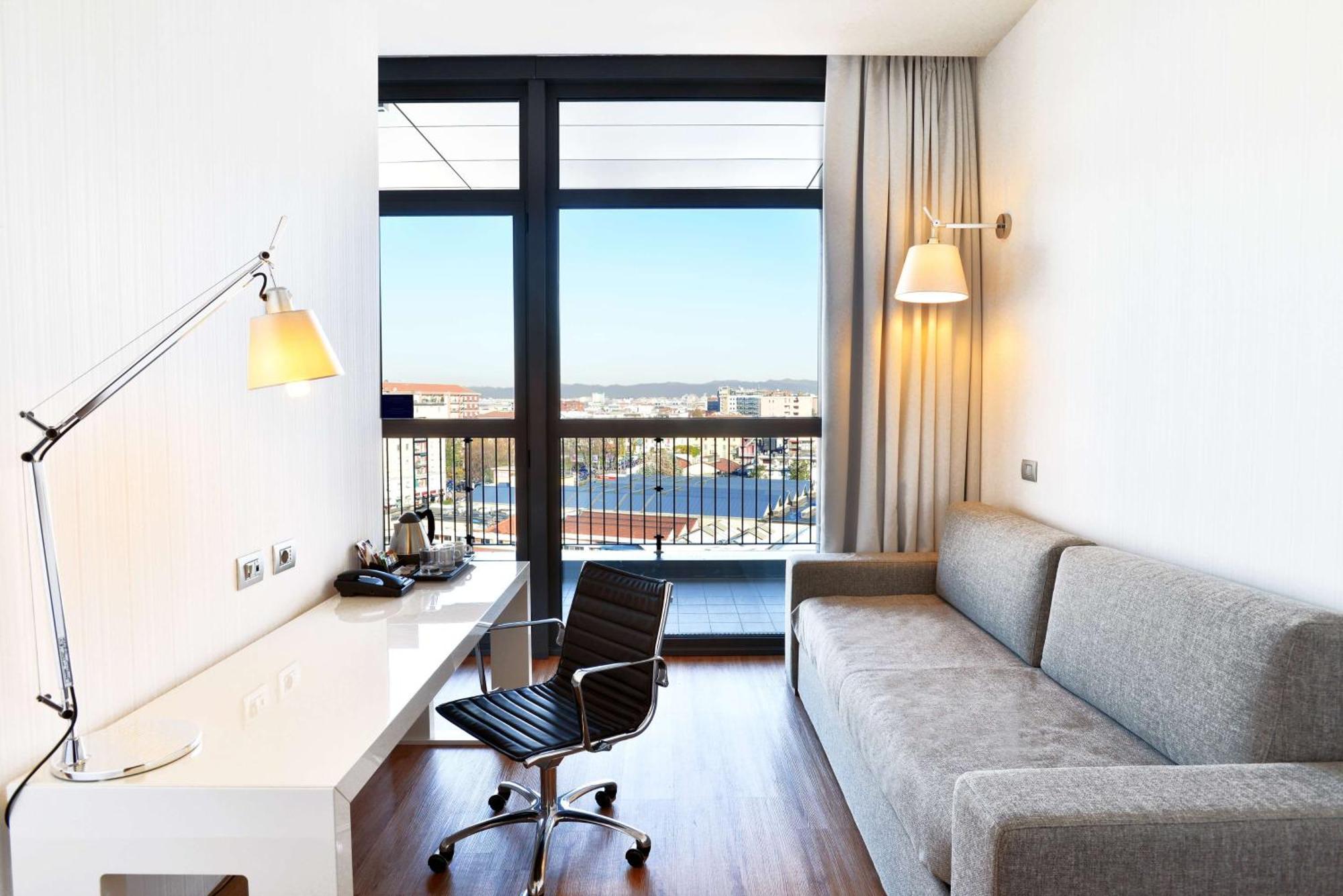 Hilton Garden Inn Milan North Esterno foto