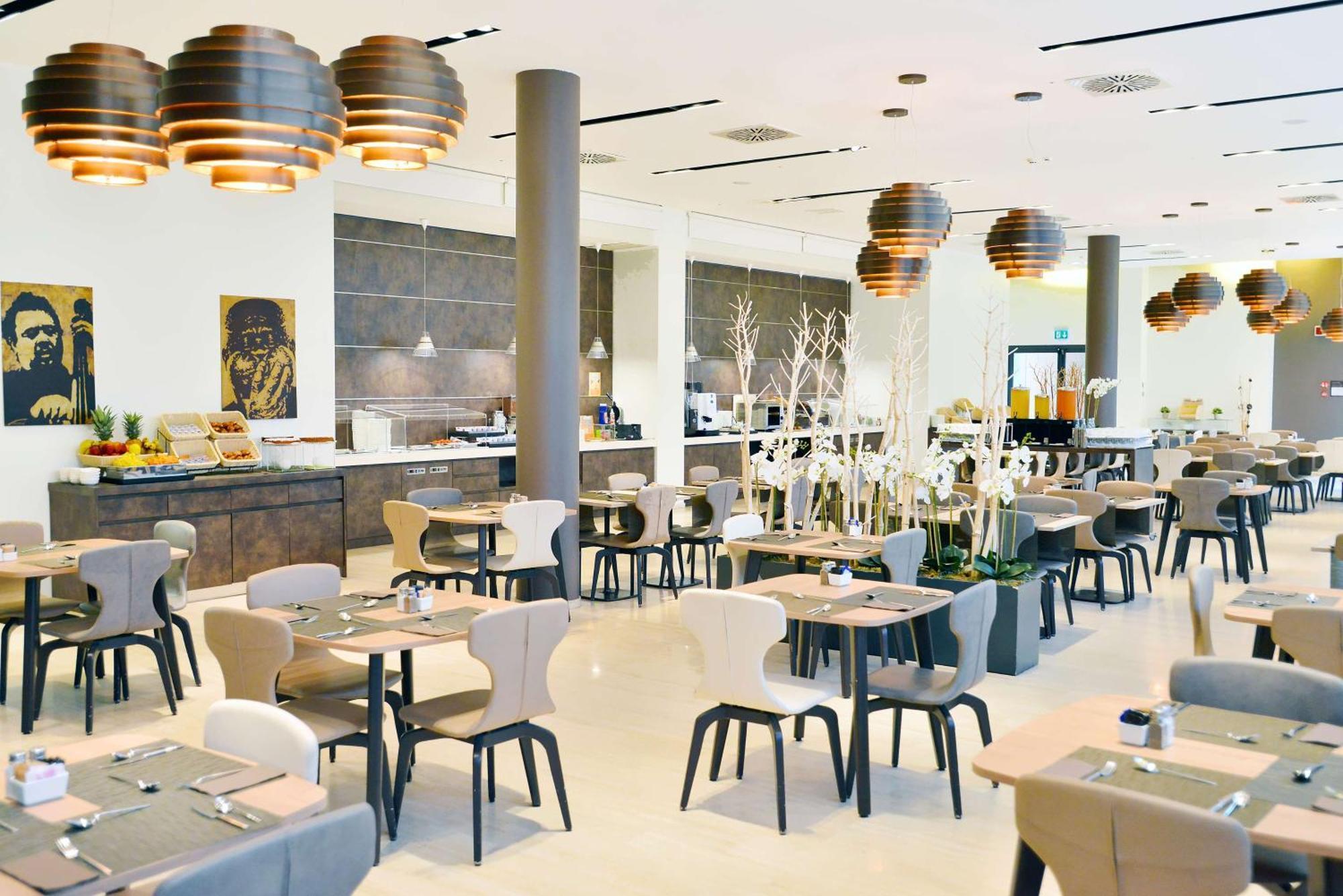 Hilton Garden Inn Milan North Esterno foto