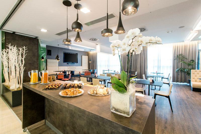 Hilton Garden Inn Milan North Esterno foto
